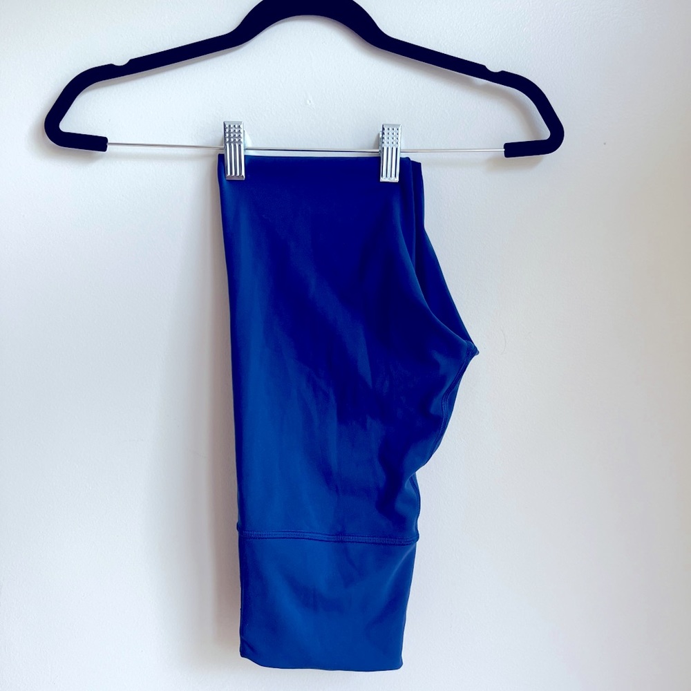 Lululemon Wunder Train high rise 25”. Royal blue size 6.